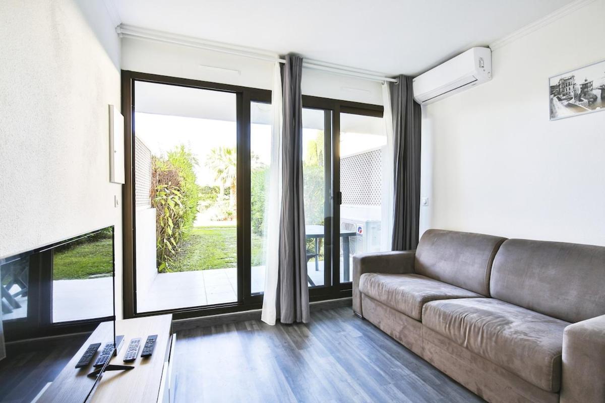 Superbe 2 Piece Tout Confort , Piscine /Ac/Parking Villa วีลล์ฟรองซ์-ซูร์-แมร์ ภายนอก รูปภาพ