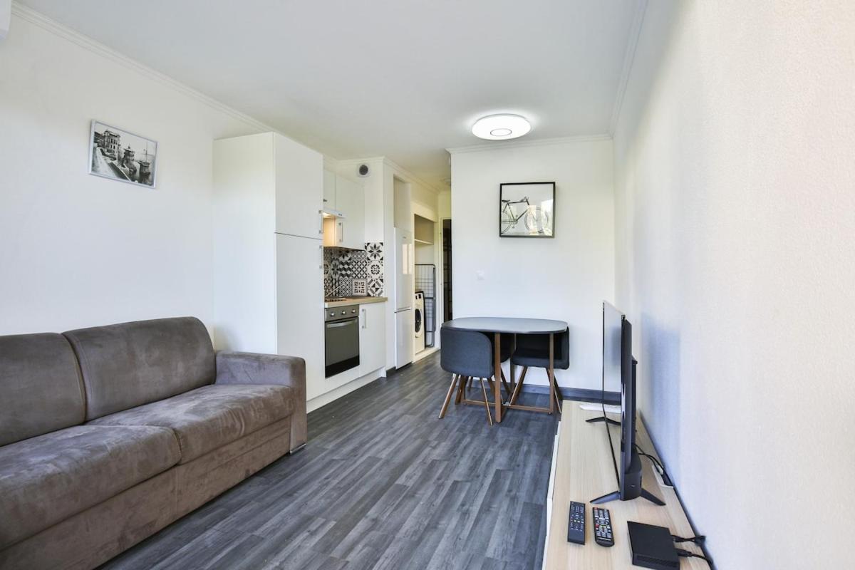 Superbe 2 Piece Tout Confort , Piscine /Ac/Parking Villa วีลล์ฟรองซ์-ซูร์-แมร์ ภายนอก รูปภาพ