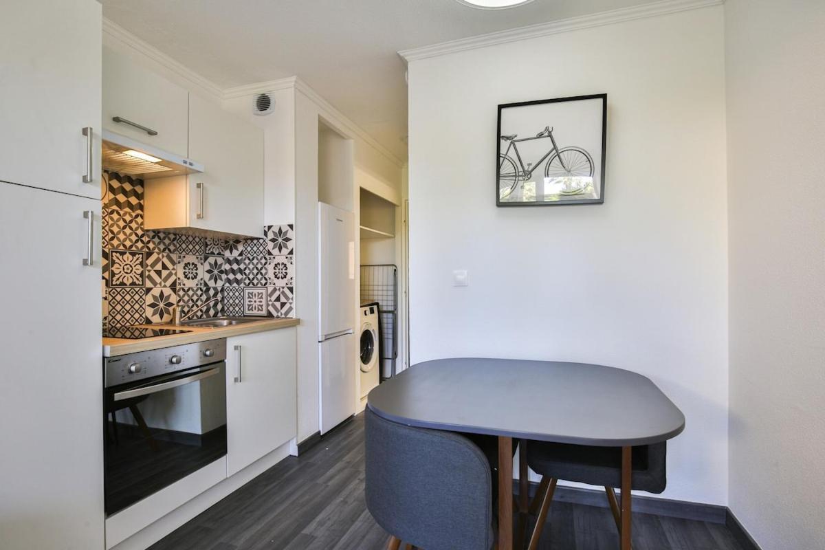 Superbe 2 Piece Tout Confort , Piscine /Ac/Parking Villa วีลล์ฟรองซ์-ซูร์-แมร์ ภายนอก รูปภาพ